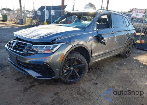 2024 Volkswagen Tiguan 2.0T Se R-Line Black z USA, uszkodzony, nr VIN 3VVCB7AX9RM104445